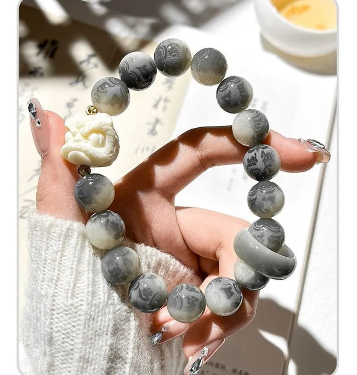 Buddha-Inspired Misty Mountain & Lion Guardian Six-Word Mantra Bodhi Bracelet – Oriental Zen Stress Relief Wrist Beads